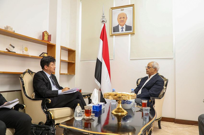نائب وزير الخارجية يلتقي القائم بأعمال سفارة جمهورية الصين الشعبية لدى اليمن